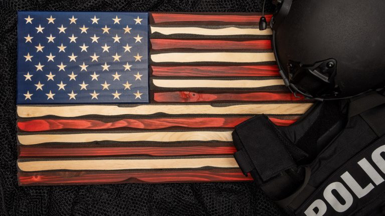 HighCom Armor Carrier Helmet with Flags of Valor wooden carved US flag